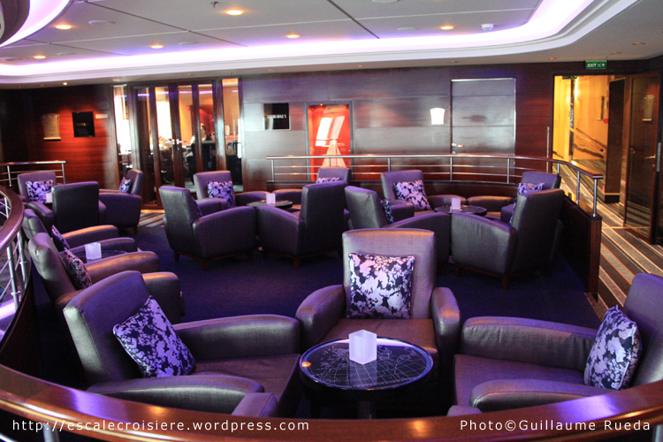 Queen Mary 2 - Commodore Club Bar