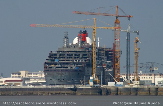 Queen Mary 2 - Construction
