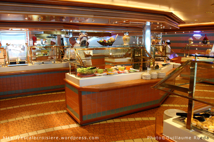 Crown Princess - Horizon court buffet