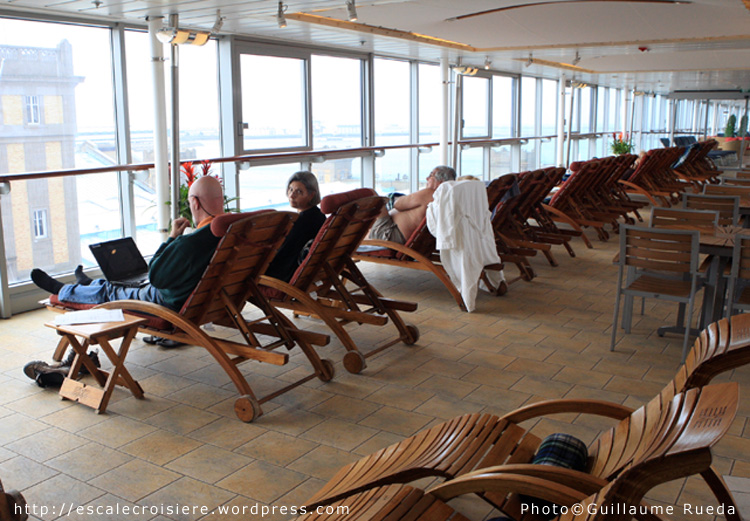 Piscine intérieure et solarium - Celebrity Infinity