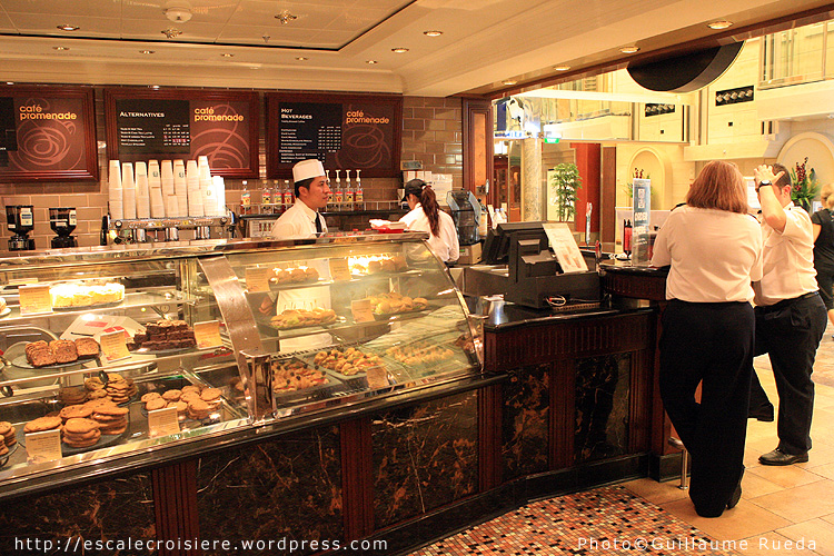 Liberty of the Seas - Café Promenade