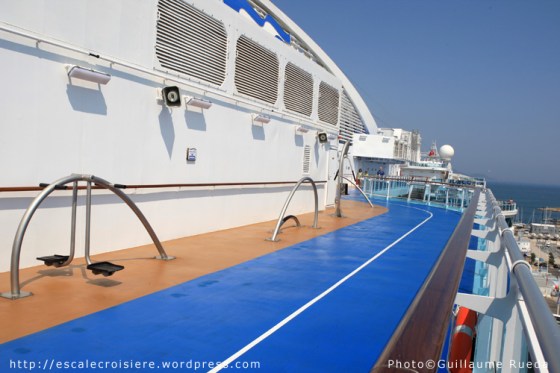 Royal Princess - Piste de jogging et appareils de musculations en extérieur