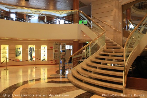 MSC Opera - Atrium