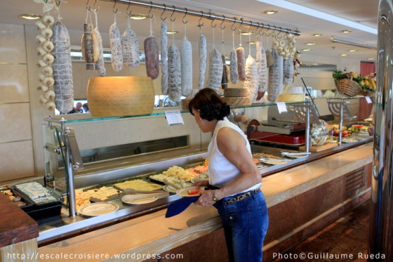 MSC Opera - buffet
