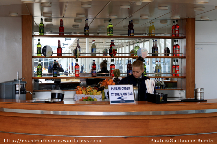 MSC Opera - Lo Spinnaker pool bar