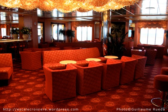 MSC Armonia - Moulin Rouge Piano Bar