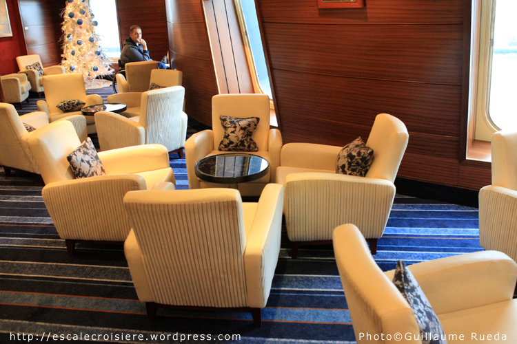 Queen Mary 2 - Commodore Club Bar