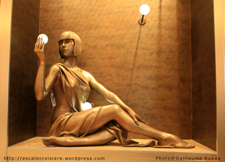 Queen Mary 2 - oeuvre d'art