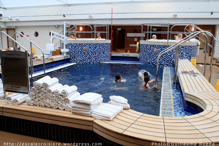 Queen Mary 2 - Piscine intérieure - Pavilion pool