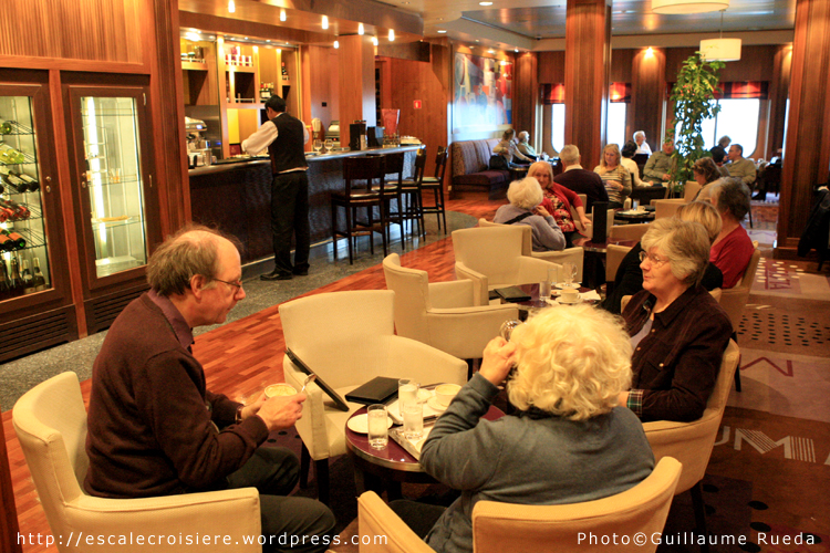 Queen Mary 2 - Sir Samuel's bar