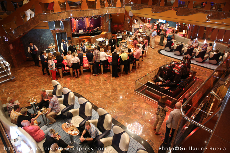 Costa Luminosa - Bar Atrium Supernova