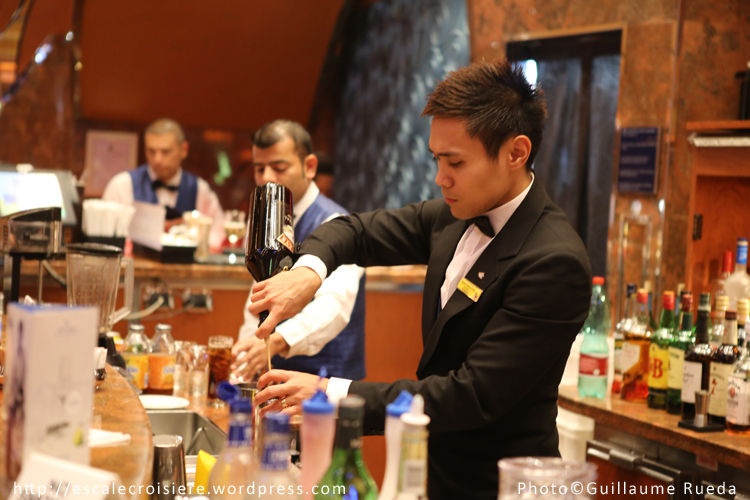 Costa Luminosa - Bar Atrium Supernova