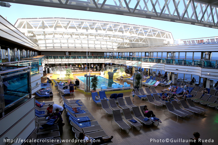 Costa Luminosa - Piscine centrale - Lido Dorado