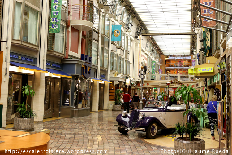 Adventure of the Seas - Royal Promenade