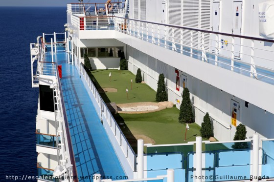 Costa Luminosa - Mini Golf