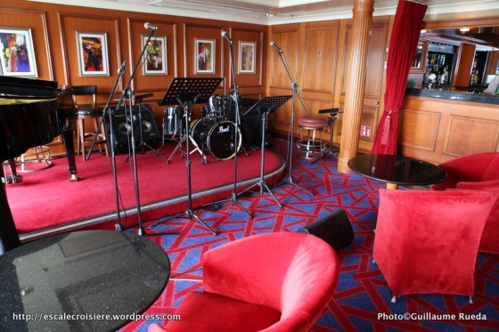 Horizon - James Le Piano Bar