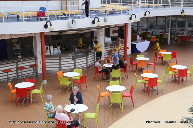 Cosa neoRiviera - Riomaggiore pool bar