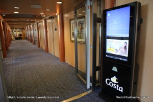Costa neoRiviera - borne d'information