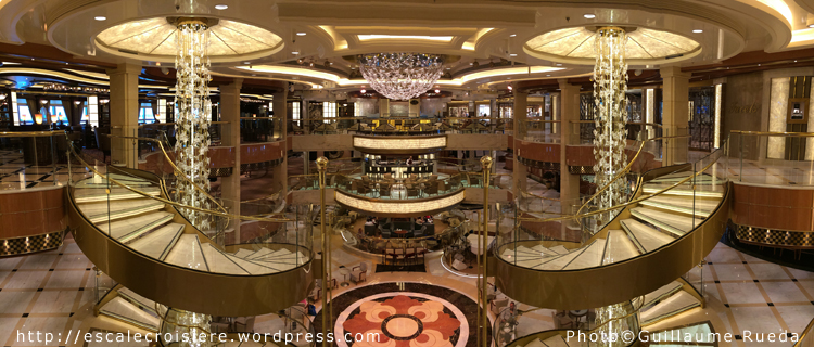 Regal Princess - Atrium