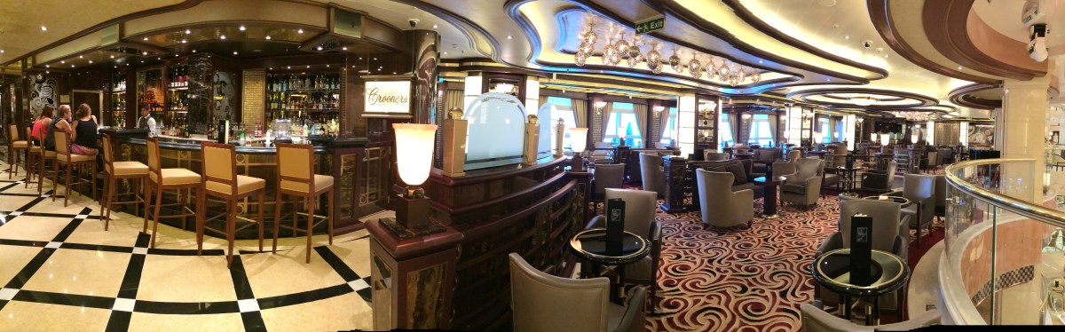 Regal Princess - Crooners bar