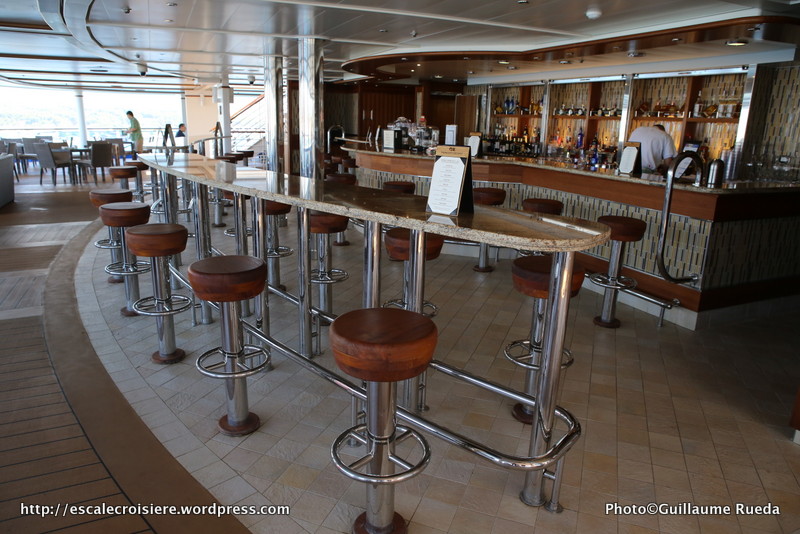 Regal Princess - Mermaid's tail bar - piscine centrale