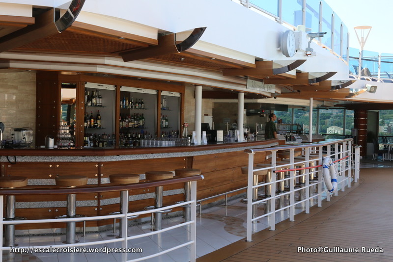 Regal Princess - Mermaid's tail bar - piscine centrale