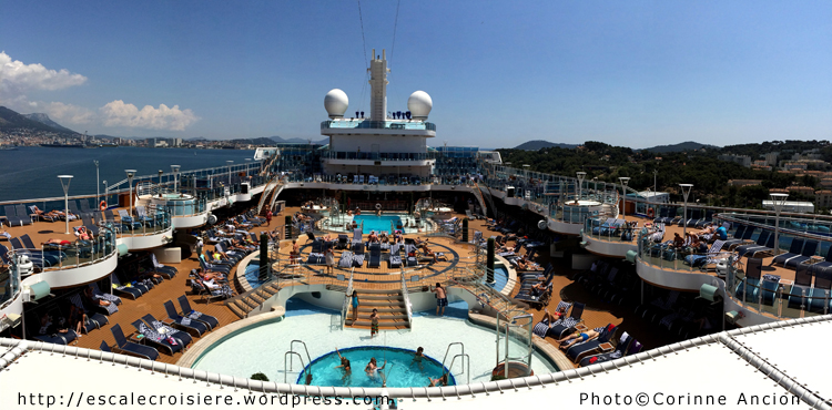 Regal Princess - Piscine centrale