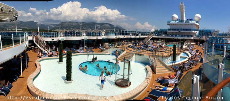 Regal Princess - Piscine centrale