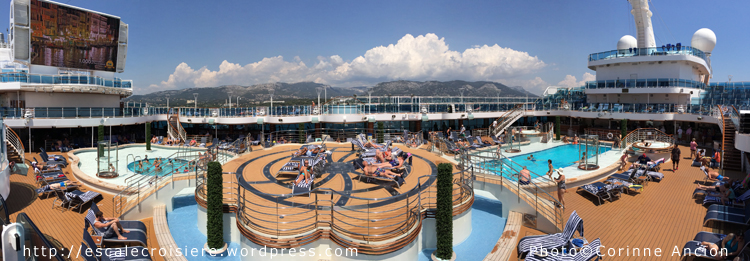 Regal Princess - Piscine centrale