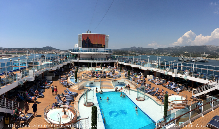 Regal Princess - Piscine centrale