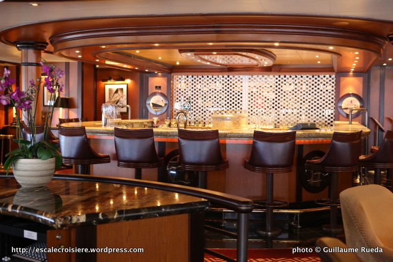 Queen Elizabeth - Commodor Club