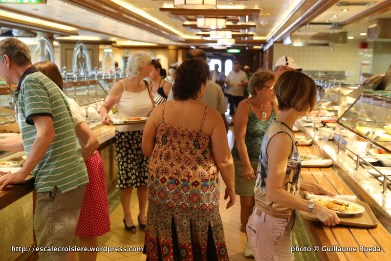 Queen Elizabeth - Lido restaurant