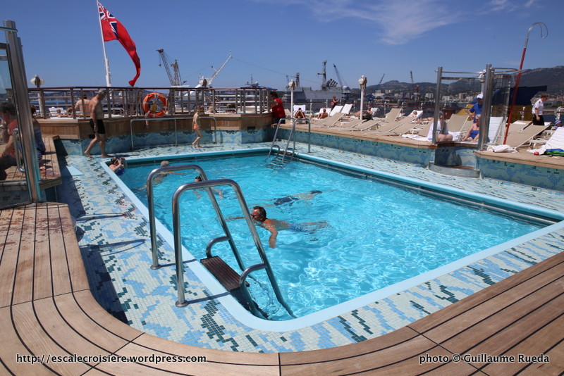 Queen Elizabeth - Piscine arrière Lido pool