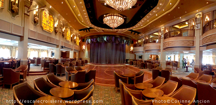 Queen Elizabeth - Queen's room