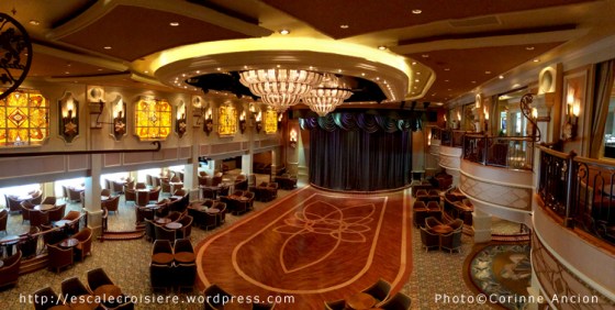 Queen Elizabeth - Queen's room