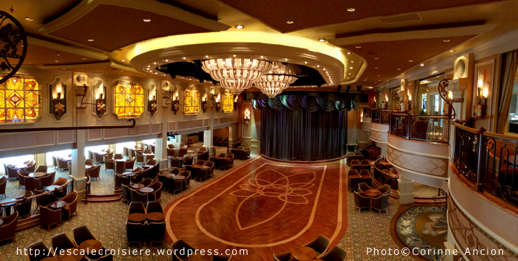 Queen Elizabeth - Queen's room