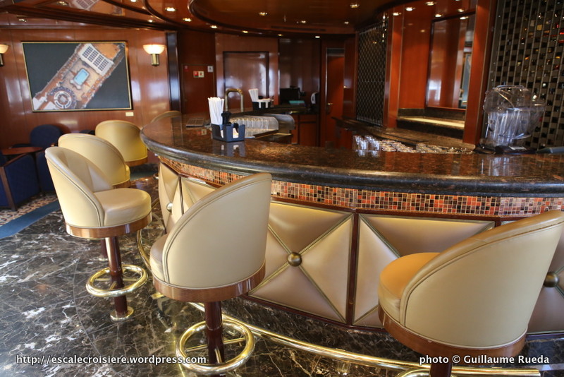 Queen Elizabeth - Yacht Club