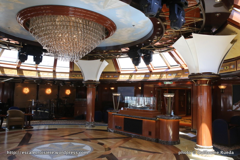 Queen Elizabeth - Yacht Club