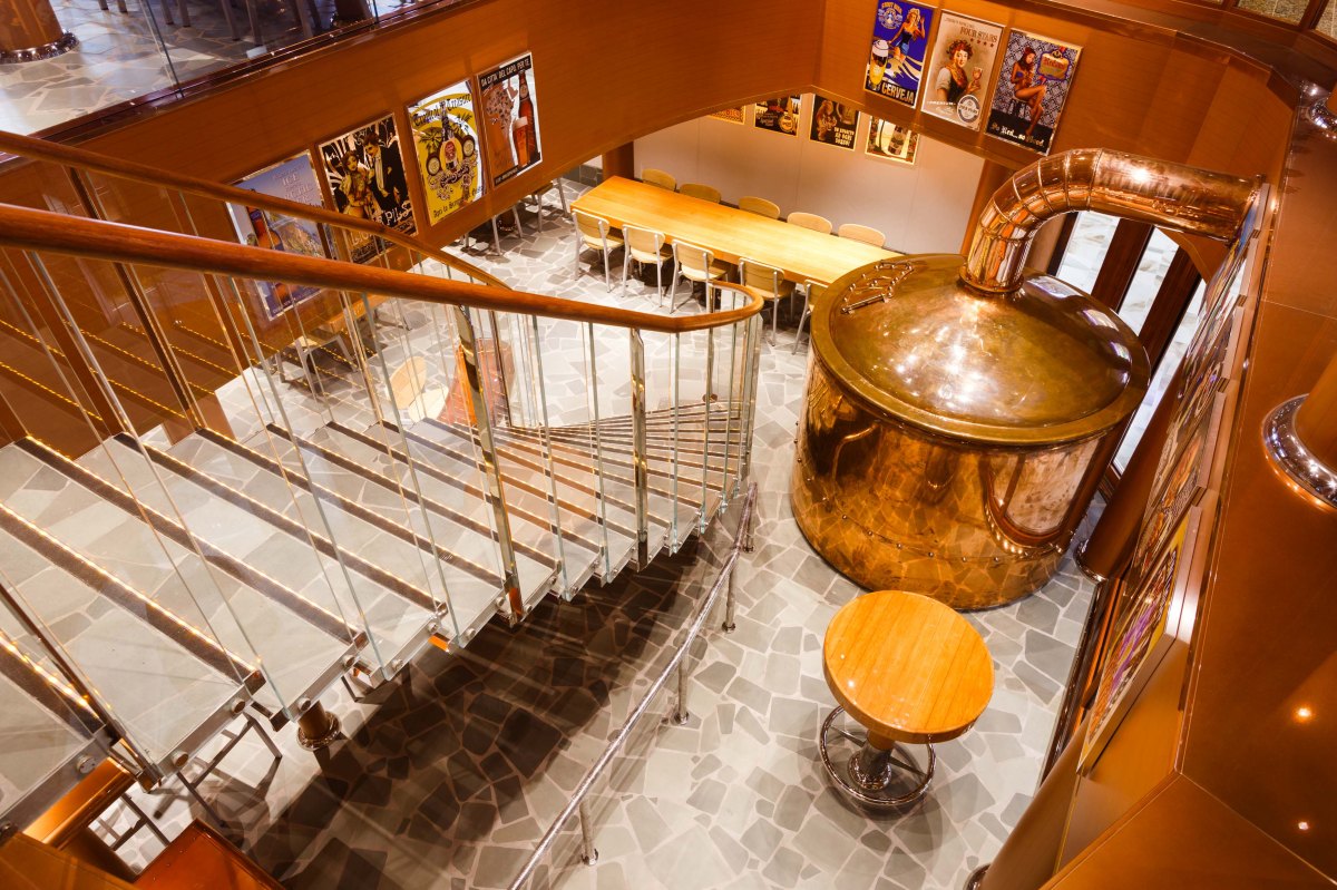 Costa Diadema Birreria Dresden Green