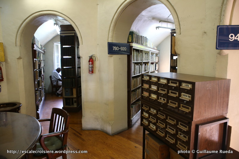 Nassau - Public Library