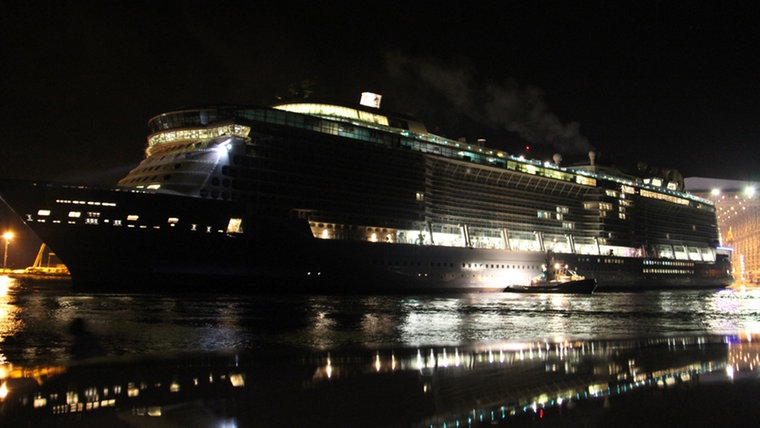 2015-02-21 Anthem of the Seas - sortie chantier Meyer Werft