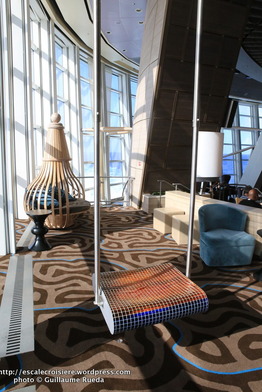 Quantum of the Seas - Two70 balançoire