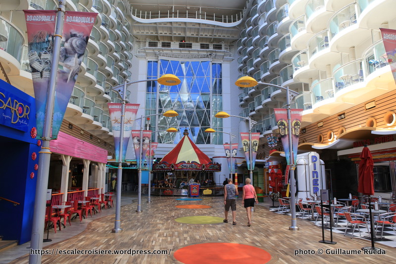 Oasis of the Seas - Boardwalk