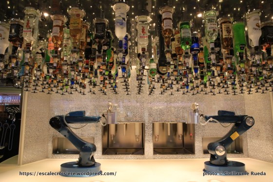 Anthem of the Seas Bionic bar
