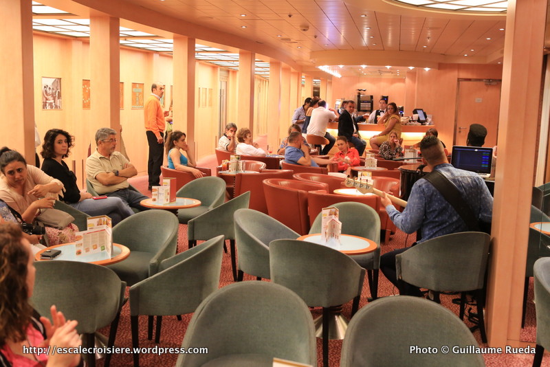 Celestyal Odyssey - Piano bar