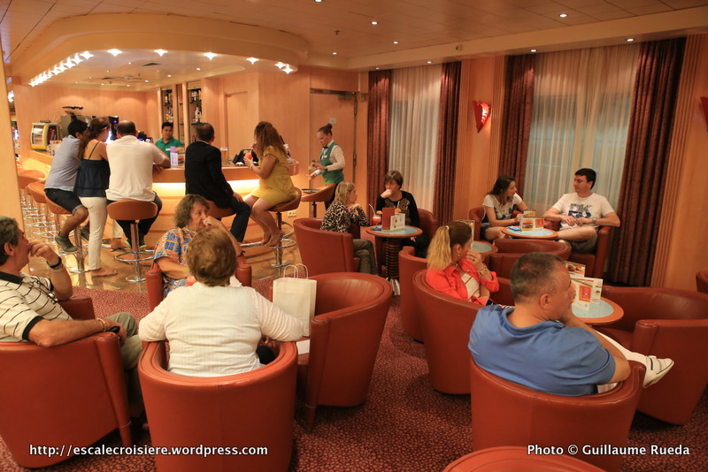 Celestyal Odyssey - Piano bar