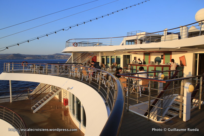 Celestyal Odyssey - bar extérieur