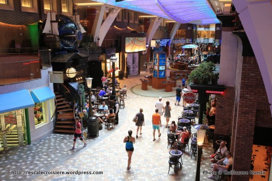 Allure of the Seas - Royal Promenade