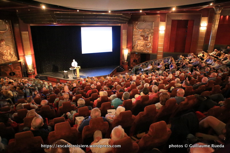 Queen Mary 2 - Planetarium - Illumination