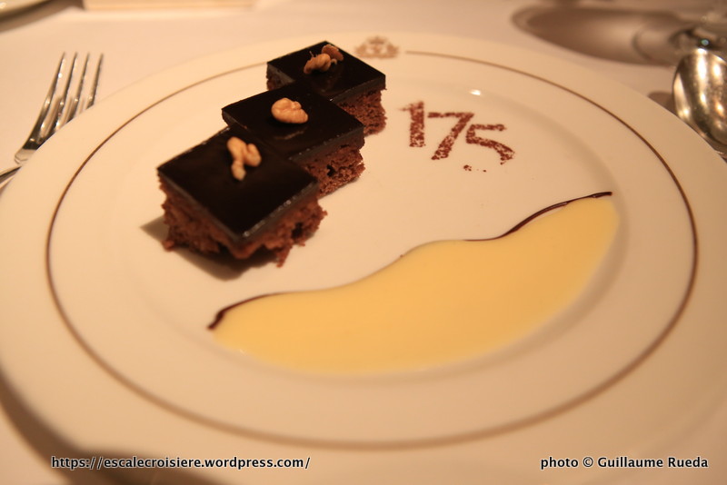Queen Mary 2 - Restaurant Britannia - dessert 175 ans Cunard